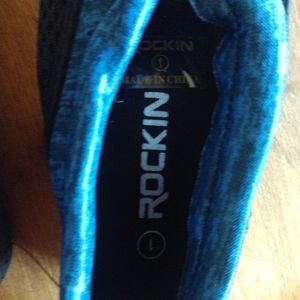 NWT children water shoes